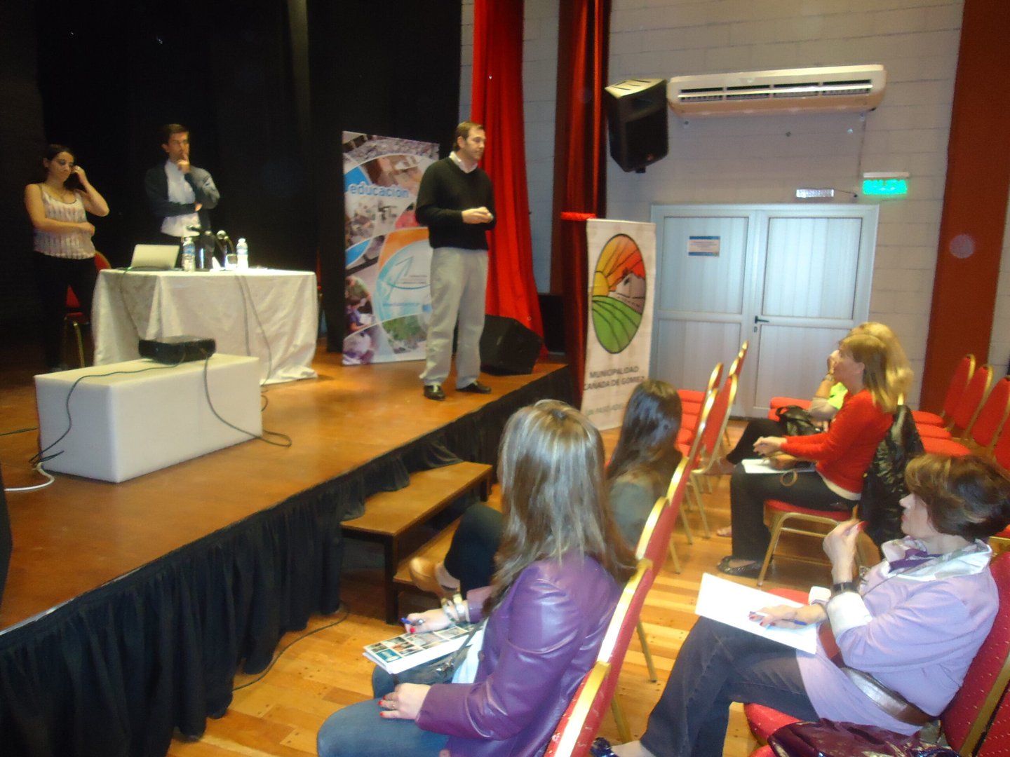 SE LLEVÓ A CABO EL PRIMER CURSO DE COMERCIO EXTERIOR DEL AÑO 2013