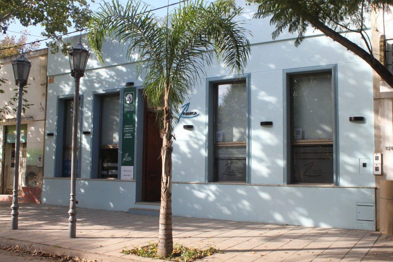 Reconocimiento a la gestión de educación a distancia de FUDECA