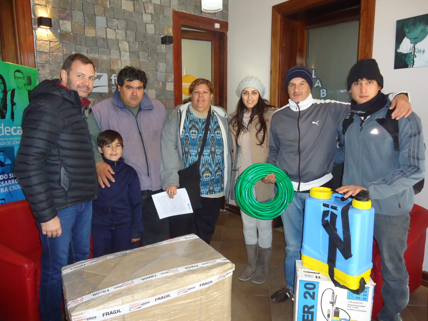 ENTREGA DE HERRAMIENTAS A EMPRENDEDORES LOCALES